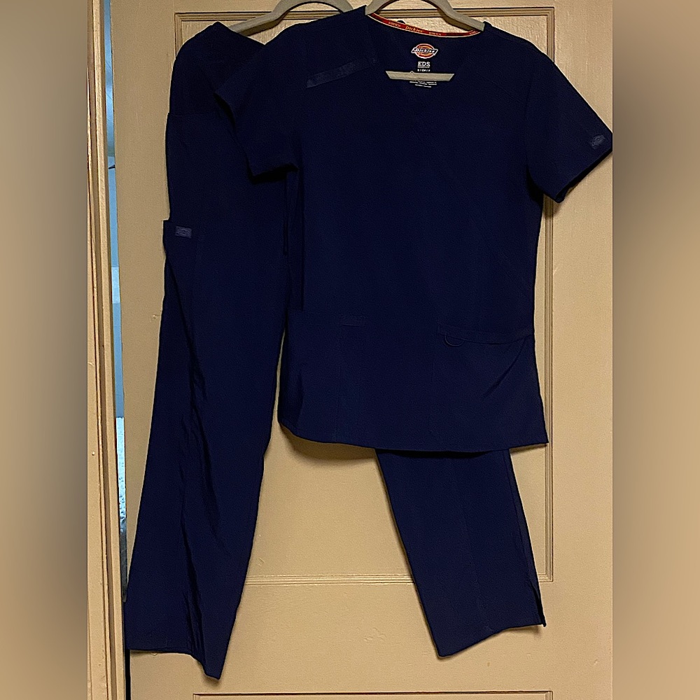 Dickies EDS Essentials Navy Blue Scrub Set Small Top/ Medium Pant
